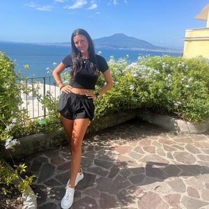 Meet your Posher, Brooke